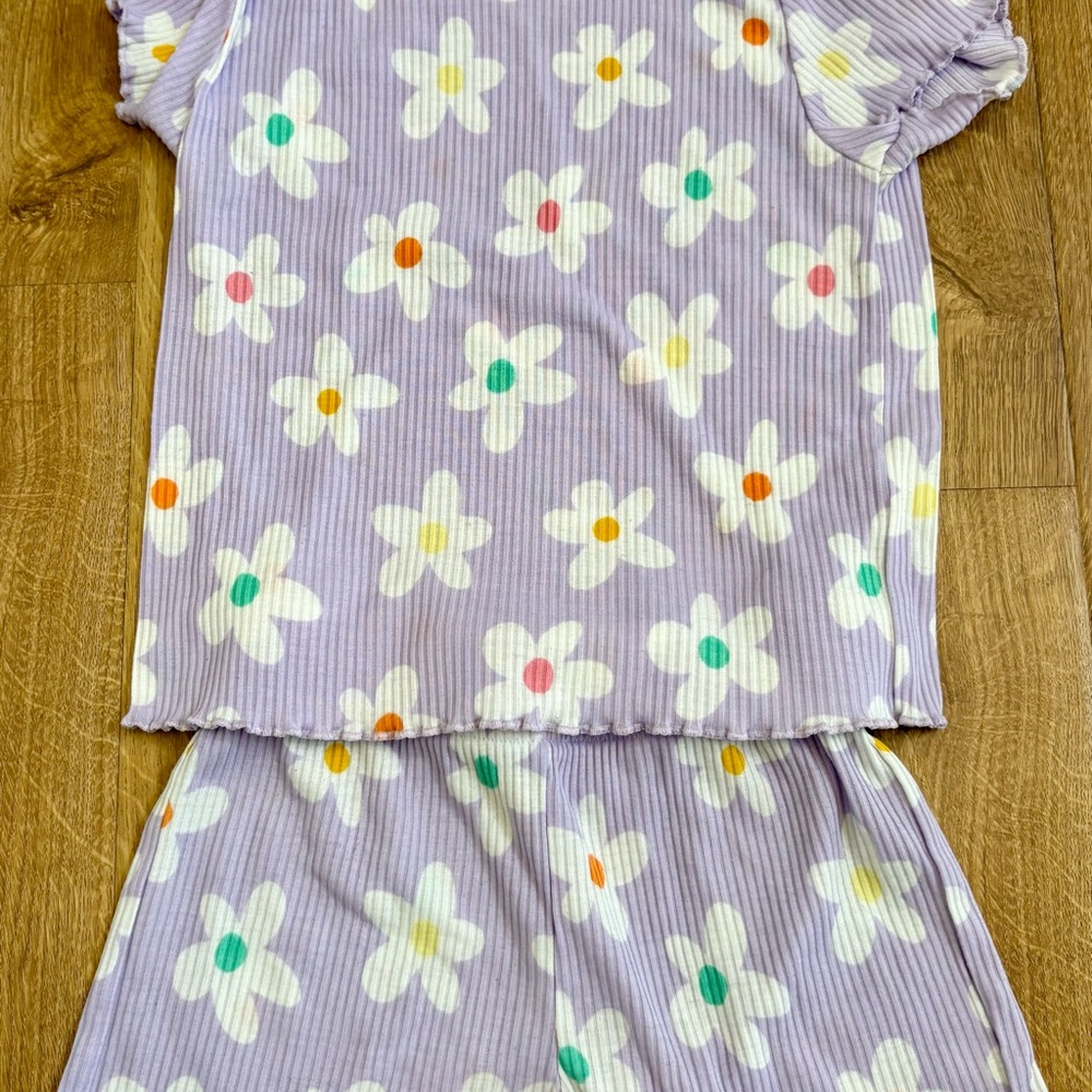 Old Navy Kids Pajama Set in Lavender with Floral Print
